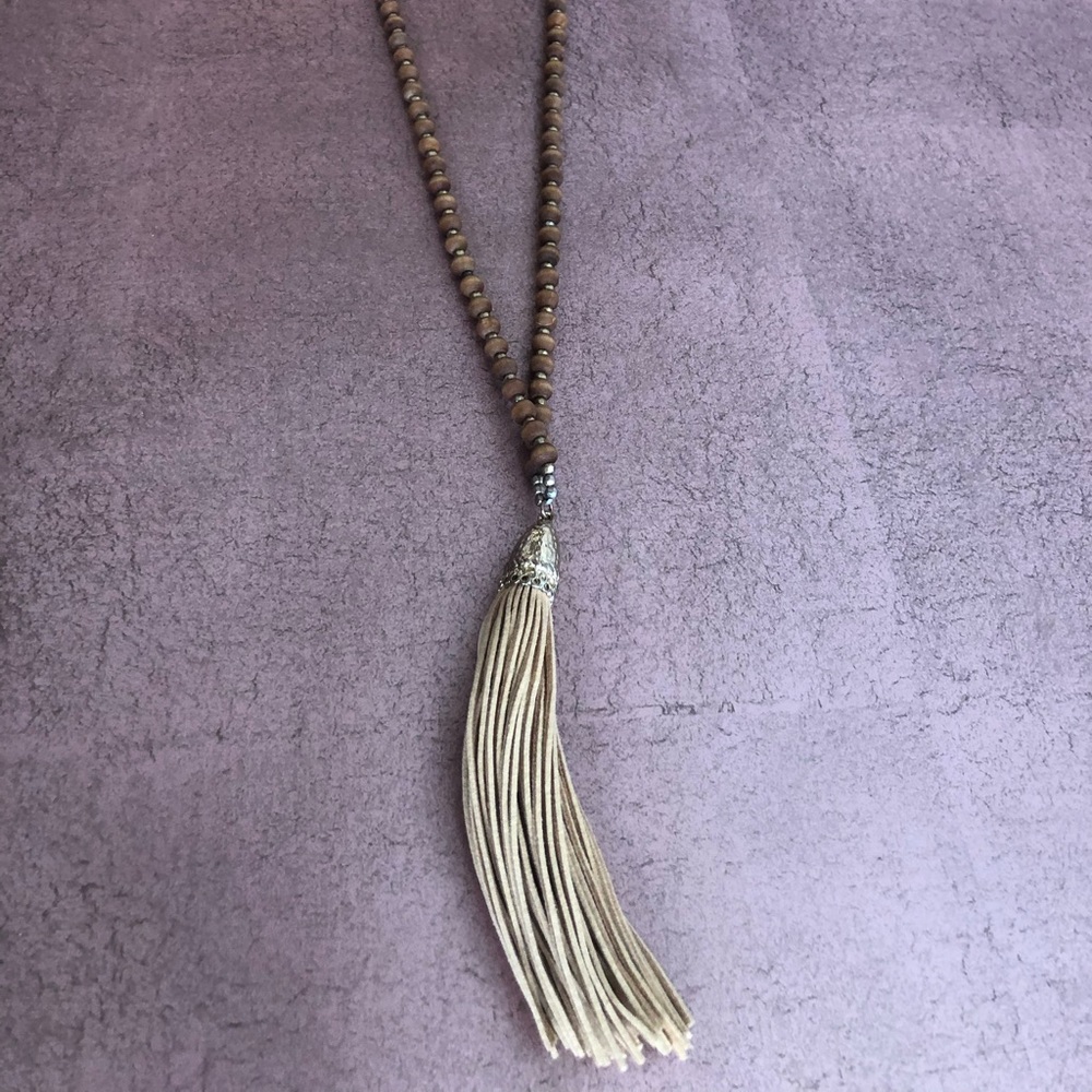 Fringe necklace
